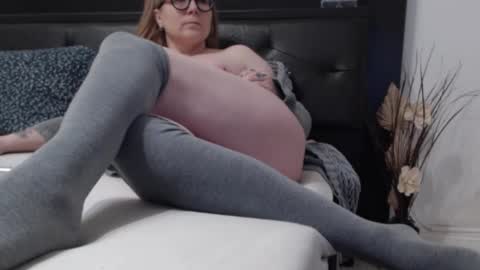 milfa online show from February 7, 2025, 5:10 am