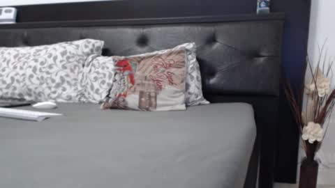 milfa online show from February 13, 2025, 12:21 pm