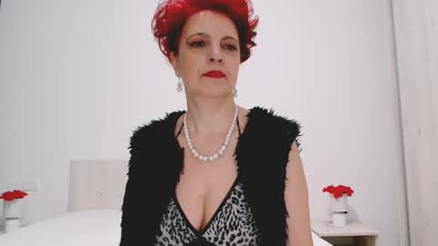 Milfsupreme online show from December 7, 2024, 12:13 pm