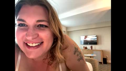 milfsammyyy online show from February 10, 2026, 9:08 pm