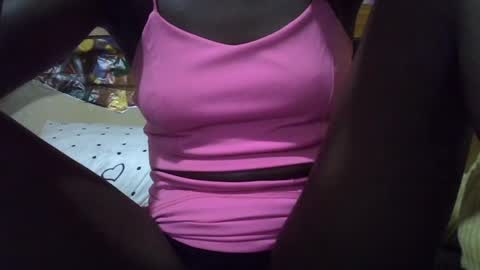 Snapshot of milinae chatting on June 11, 2026, 12:47 pm milinae online show from June 11, 2026, 12:47 pm