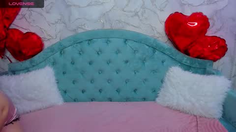 milinafox online show from February 26, 2025, 1:21 am