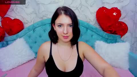 milinafox online show from March 2, 2025, 6:37 am