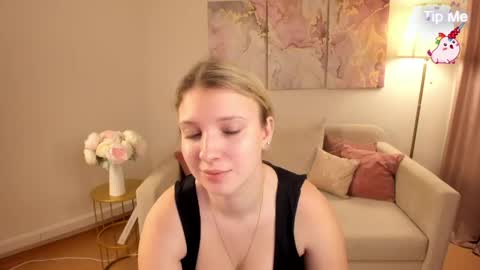 milinafox online show from April 23, 2026, 10:01 pm