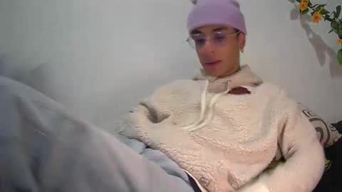 Snapshot of militoveruss2 chatting on March 5, 2026, 10:55 am militoveruss2 online show from March 5, 2026, 10:55 am