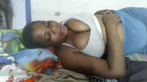 Snapshot of milk_titz chatting on December 19, 2024, 5:40 pm kinwity online show from December 19, 2024, 5:40 pm