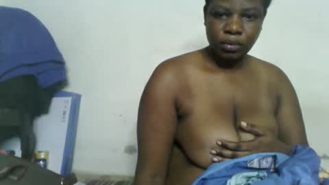 Snapshot of milk_titz chatting on December 20, 2024, 6:40 am kinwity online show from December 20, 2024, 6:40 am