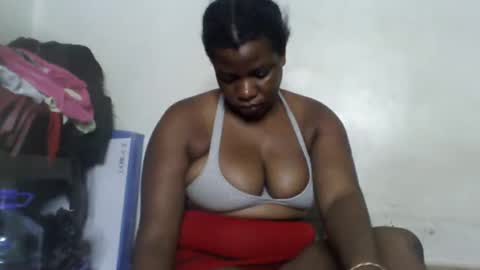 Snapshot of milk_titz chatting on December 20, 2024, 1:33 pm kinwity online show from December 20, 2024, 1:33 pm