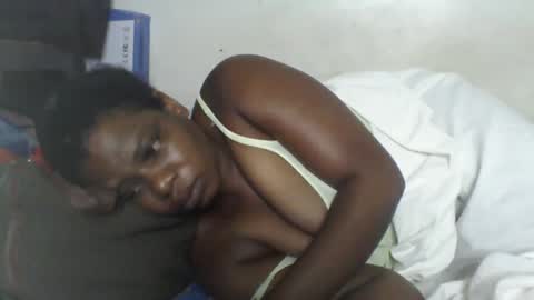 Snapshot of milk_titz chatting on December 21, 2024, 4:30 am kinwity online show from December 21, 2024, 4:30 am