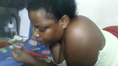 Snapshot of milk_titz chatting on December 21, 2024, 12:38 pm kinwity online show from December 21, 2024, 12:38 pm