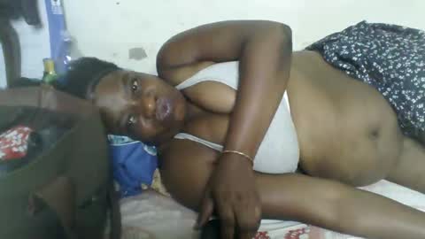 Snapshot of milk_titz chatting on January 4, 2025, 8:59 pm kinwity online show from January 4, 2025, 8:59 pm