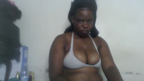 Snapshot of milk_titz chatting on January 5, 2025, 4:36 am kinwity online show from January 5, 2025, 4:36 am