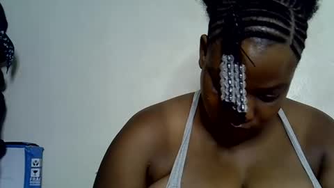 Snapshot of milk_titz chatting on January 6, 2025, 11:40 am kinwity online show from January 6, 2025, 11:40 am