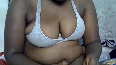 Snapshot of milk_titz chatting on February 10, 2025, 5:36 am kinwity online show from February 10, 2025, 5:36 am