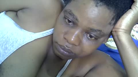 Snapshot of milk_titz chatting on February 10, 2025, 8:42 pm kinwity online show from February 10, 2025, 8:42 pm