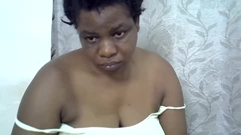 Snapshot of milk_titz chatting on February 15, 2025, 11:28 am kinwity online show from February 15, 2025, 11:28 am