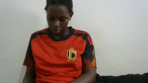 Snapshot of milk_titz chatting on February 17, 2025, 4:37 pm kinwity online show from February 17, 2025, 4:37 pm