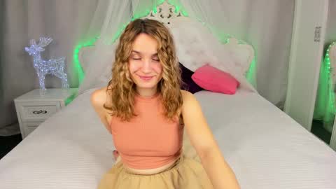 milkablond online show from February 5, 2025, 3:55 am