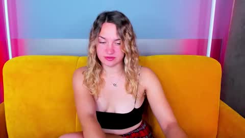 milkablond online show from September 16, 2025, 12:55 am