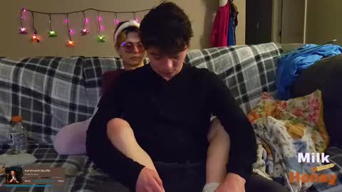 MilkandHoney online show from November 3, 2025, 3:30 am