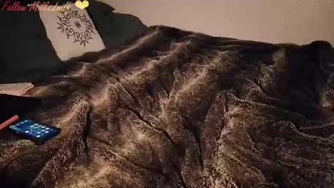 Snapshot of milkedmilf chatting on February 7, 2026, 2:15 am milkedmilf online show from February 7, 2026, 2:15 am