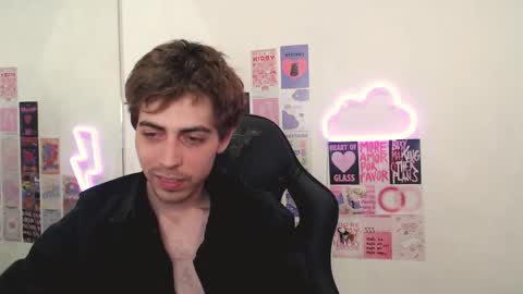 milkhunter_ online show from April 16, 2026, 8:53 pm