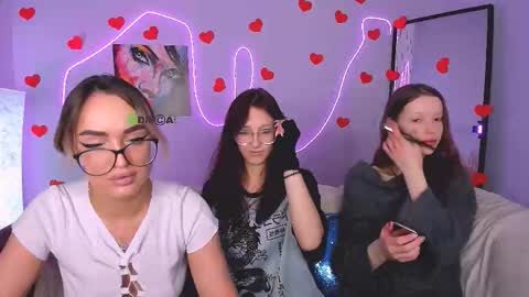 Mila online show from February 18, 2026, 8:27 pm