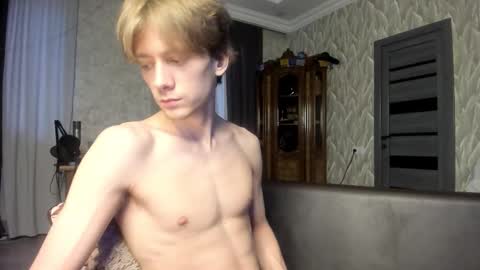 Isaac online show from February 15, 2026, 4:31 am