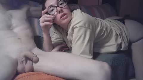 milknhunnny online show from December 22, 2025, 4:42 am