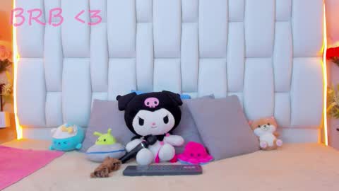 Michelle  online show from September 12, 2025, 12:16 pm