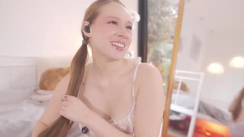milky_0 online show from May 31, 2026, 7:15 pm