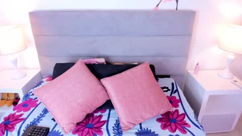 milky__boobs699 online show from March 15, 2026, 12:33 pm