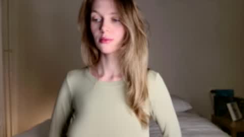 milky__way_ online show from December 4, 2025, 2:59 pm