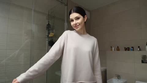 milla bella online show from February 12, 2026, 7:31 pm