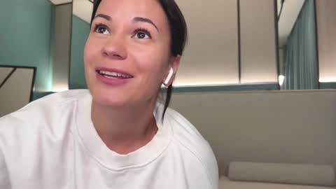 Mila online show from January 27, 2025, 10:06 pm