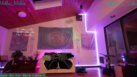 milla_milla online show from December 16, 2024, 12:59 am