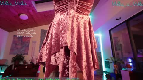 milla_milla online show from January 4, 2025, 6:41 am