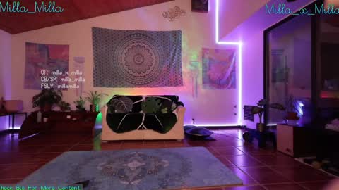 milla_milla online show from January 23, 2025, 1:19 am