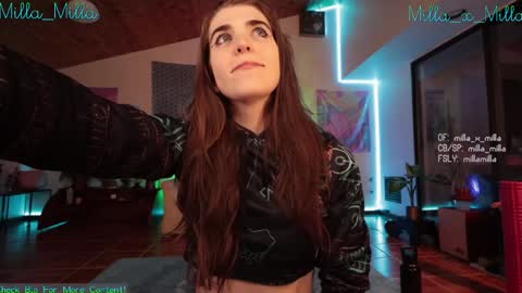 milla_milla online show from February 6, 2025, 4:42 am