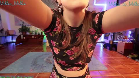 milla_milla online show from February 8, 2025, 4:03 am