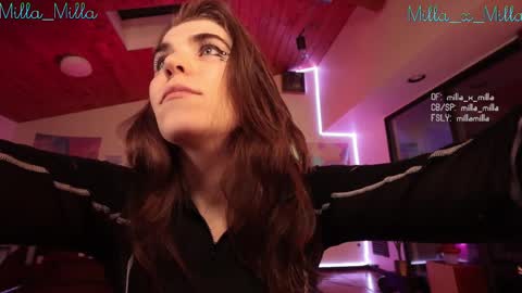 milla_milla online show from February 20, 2025, 7:01 am