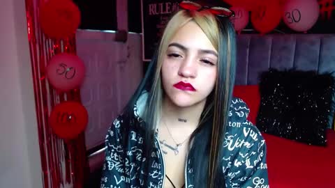 Violeta online show from February 19, 2025, 1:39 pm