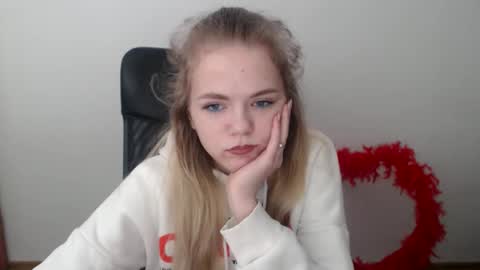 millaloveli online show from February 14, 2026, 8:33 am