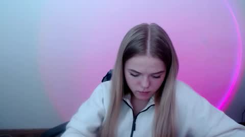 millaloveli online show from March 6, 2026, 9:06 am