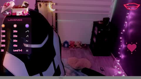 millandiux online show from February 21, 2025, 10:59 pm