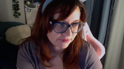 Milla online show from November 16, 2025, 6:46 pm