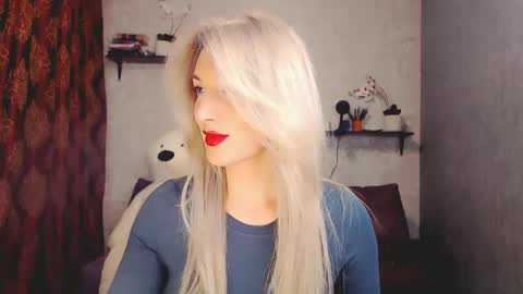 MillaXQueen online show from February 10, 2025, 12:29 pm