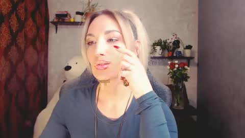 MillaXQueen online show from March 10, 2025, 2:48 pm