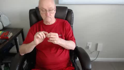 millenium0129 online show from April 14, 2026, 6:03 pm