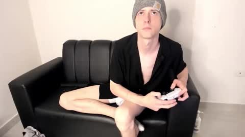 SlimnHungOH online show from April 20, 2026, 12:02 am